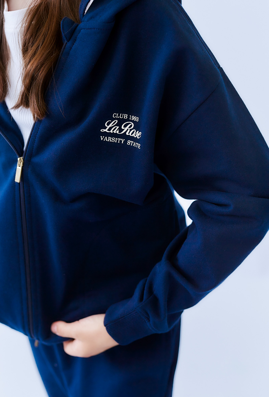 Granatowa bluza dziewczęca z kapturem i suwakiem