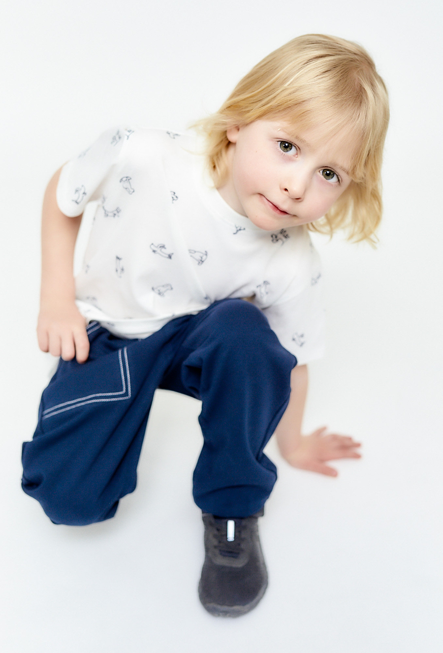 Spodnie dresowe z przeszyciami