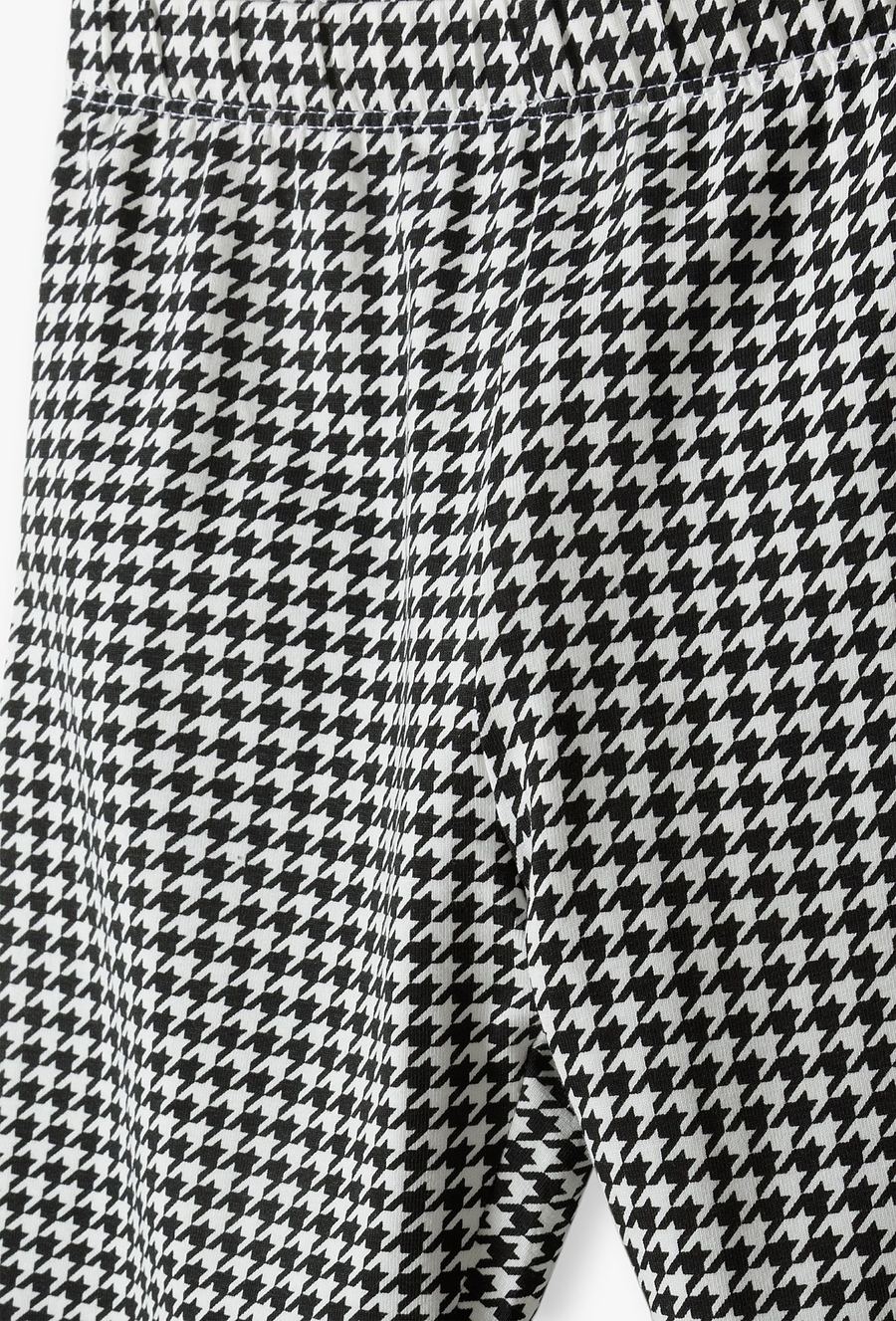 Dzianinowe leginsy dla dziewczynki - biało-czarna pepitka