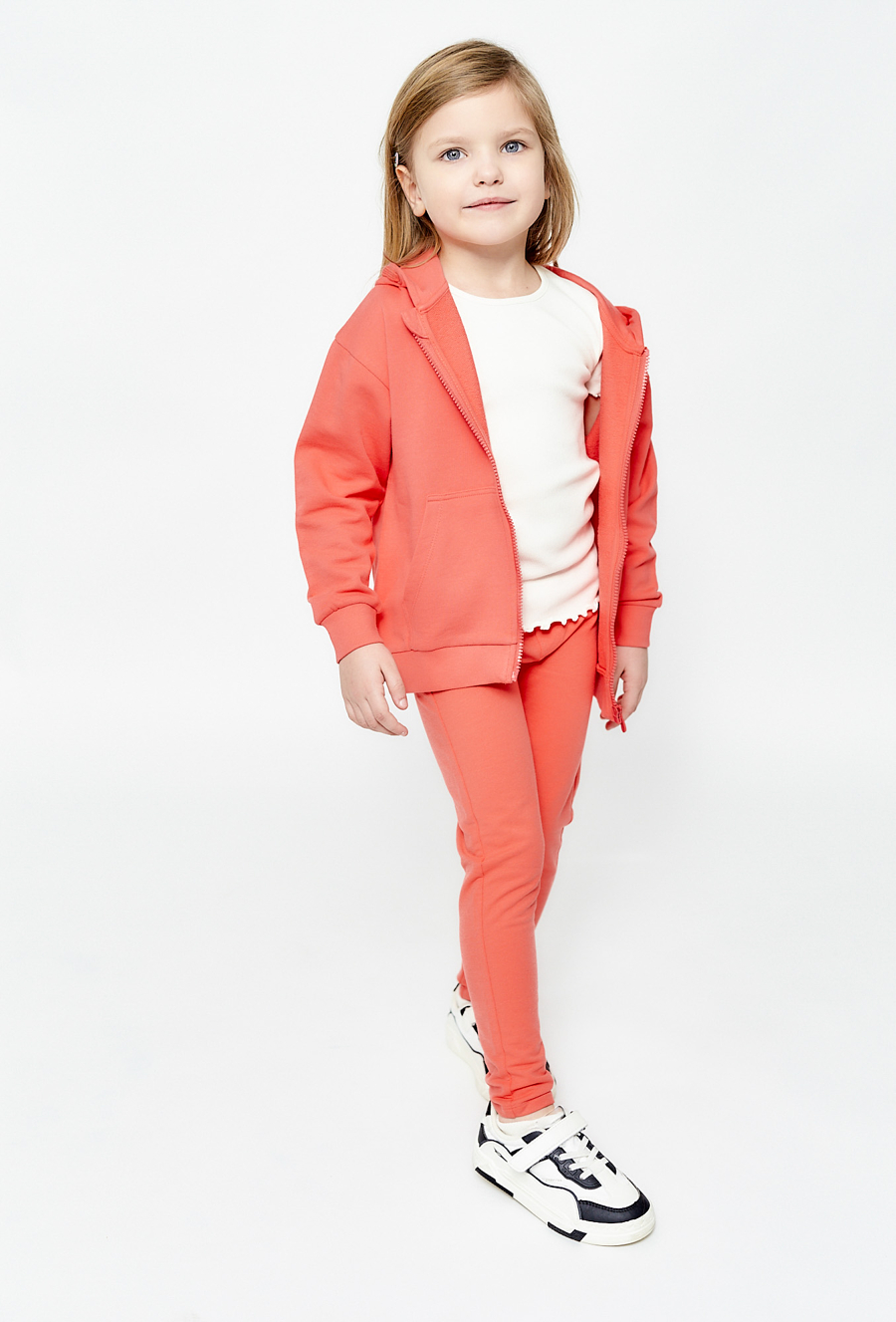 Dziewczęce spodnie dresowe - slim