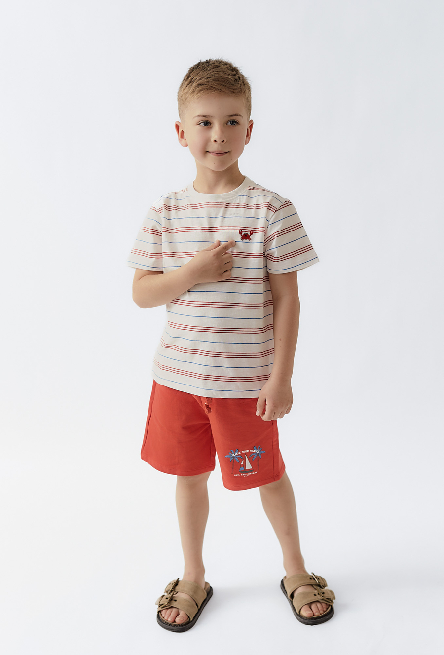Krótkie spodenki dla chłopca - czerwone