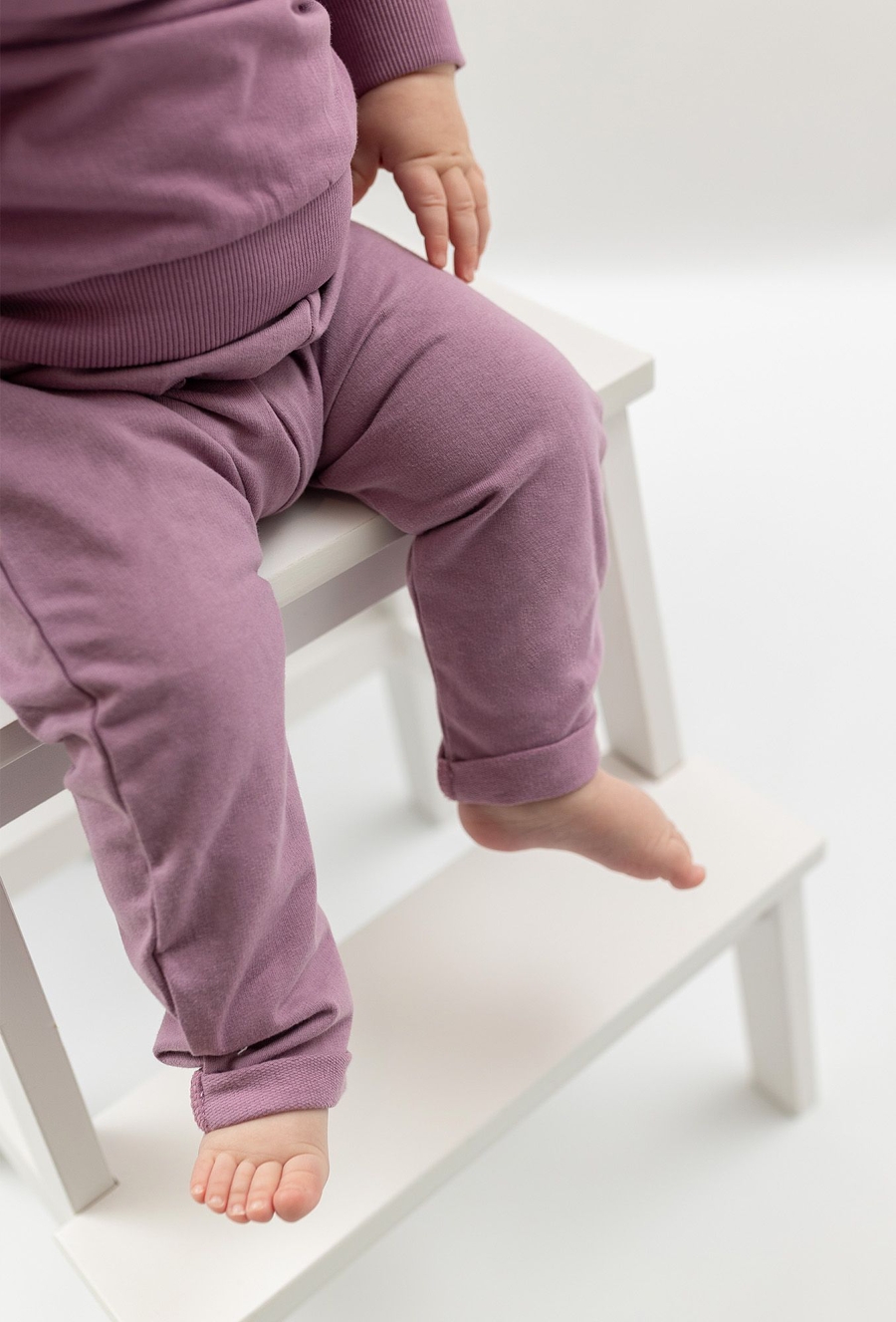 Spodnie dresowe z falbanką w pasie