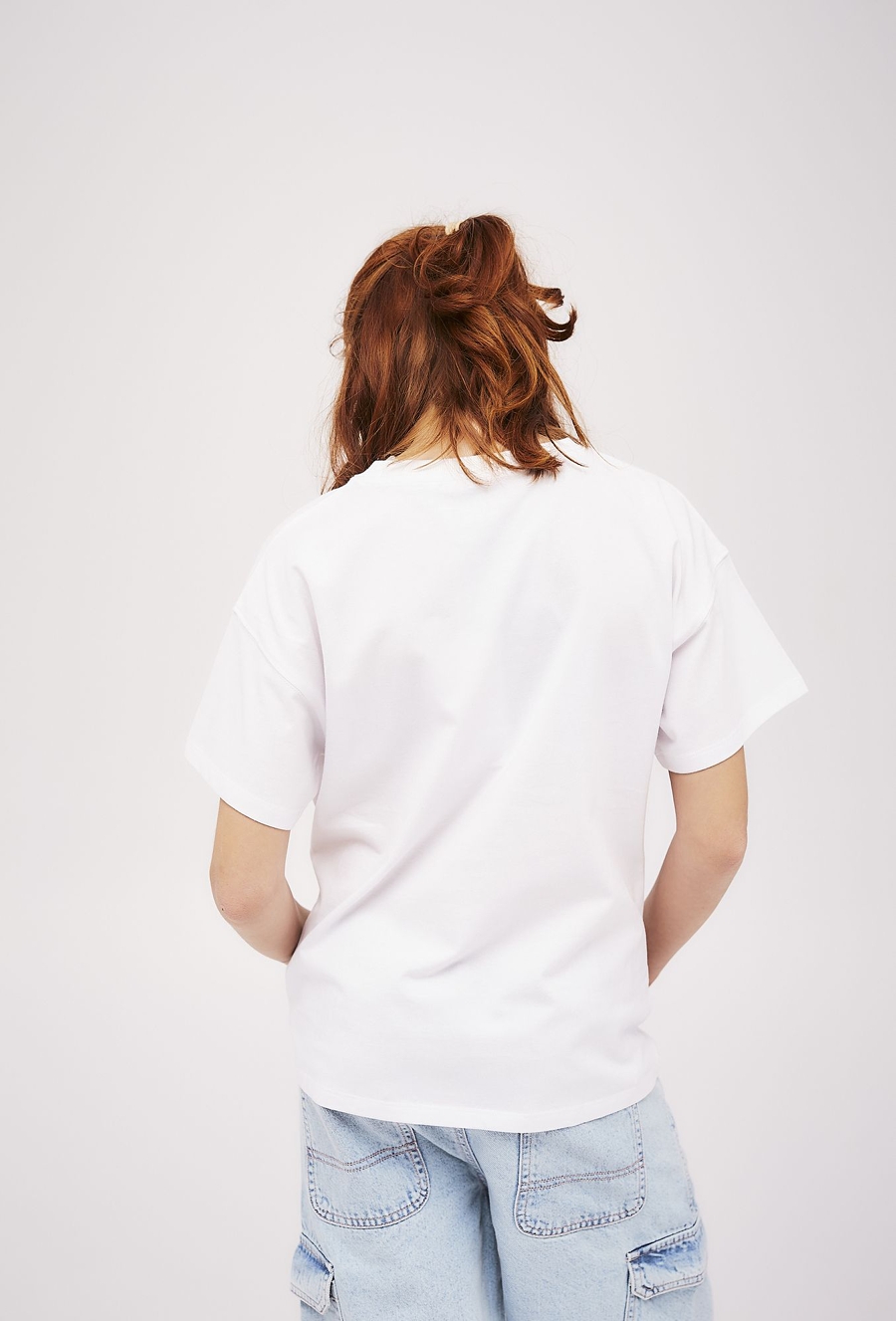 Dziewczęcy t-shirt z nadrukiem kotków