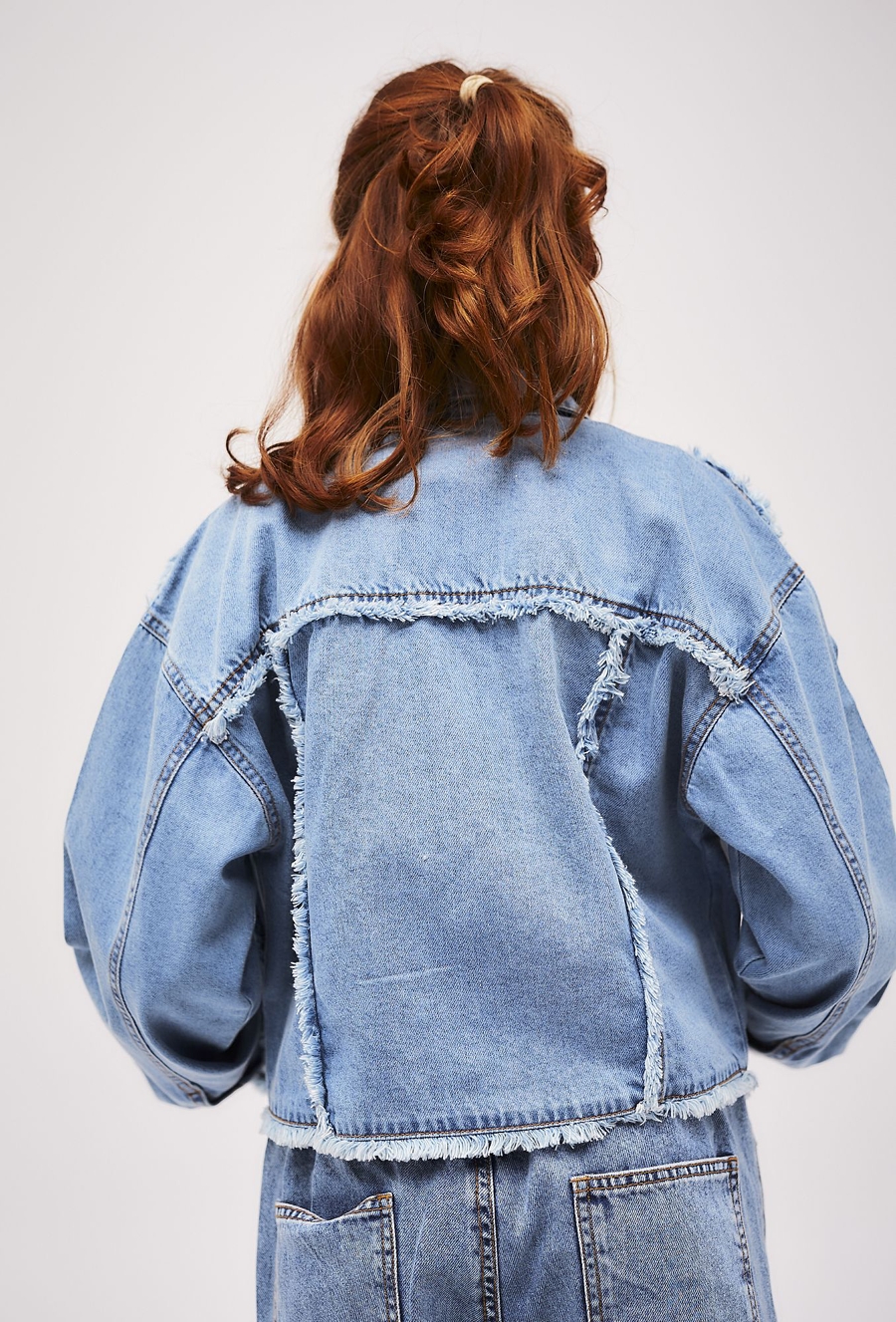 Krótka kurtka jeansowa dla dziewczynki - niebieska