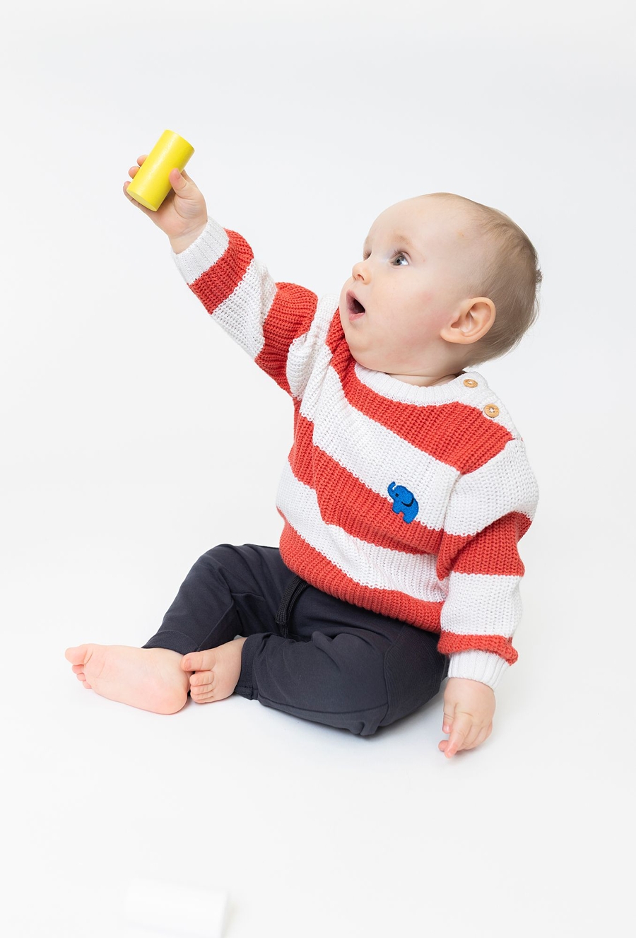 Sweter niemowlęcy w paski