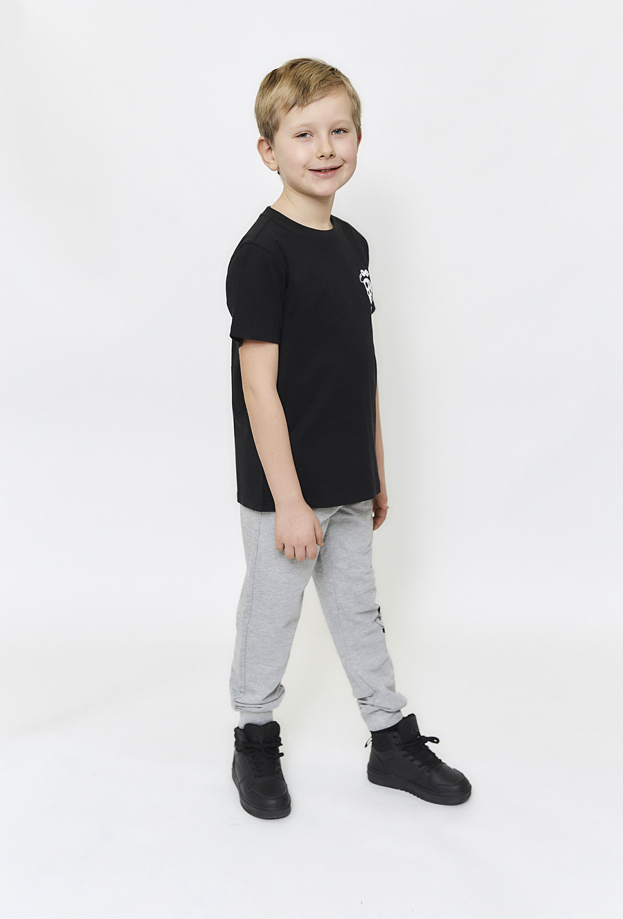 Spodnie dresowe - nadruk na nogawce