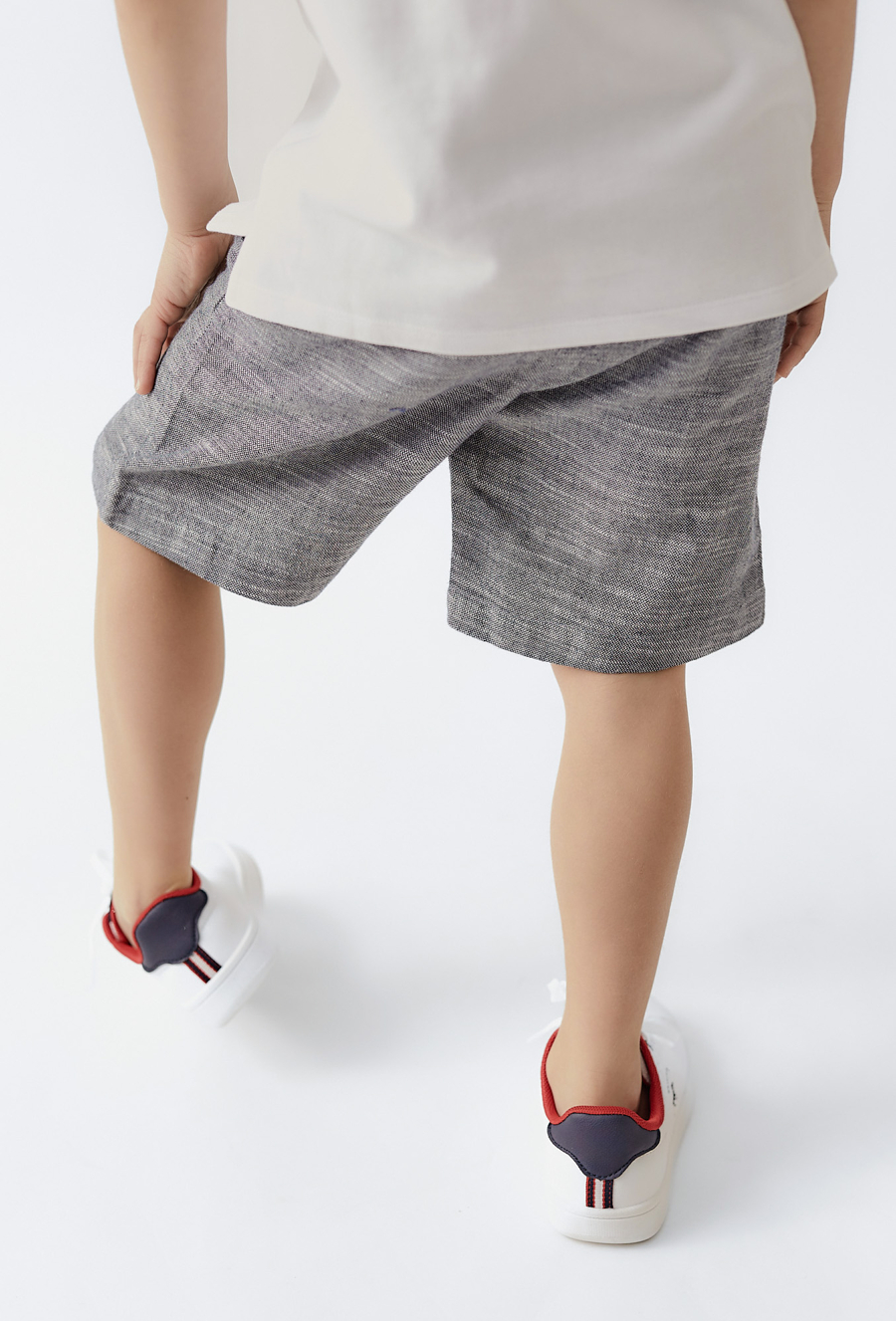 Szare szorty chłopięce