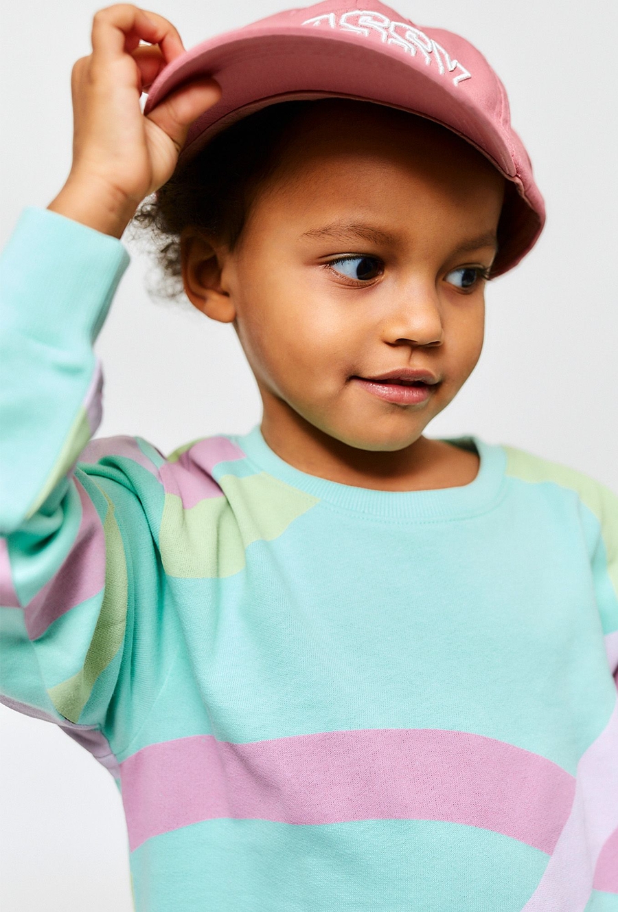 Kolorowa dresowa sukienka dla dziewczynki