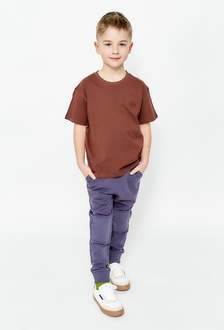 Spodnie dresowe dla chłopca z przeszyciami