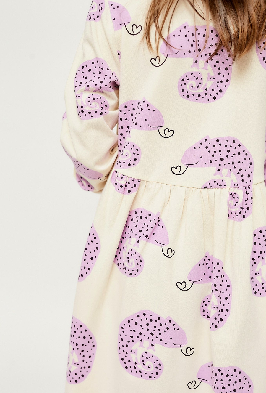 Sukienka z długim rękawem w kameleony 03K470I-3911