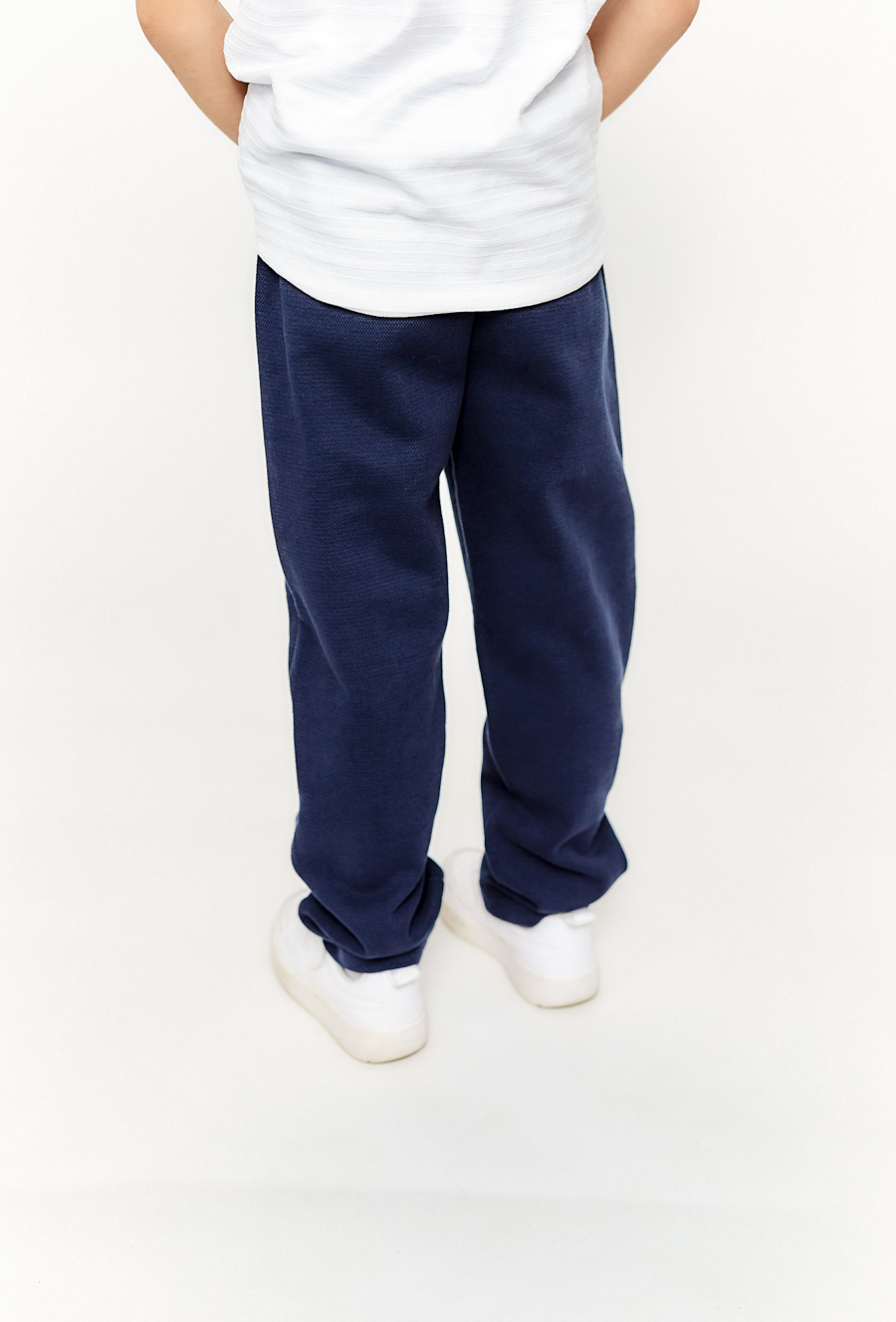 Granatowe spodnie dresowe dla chłopca