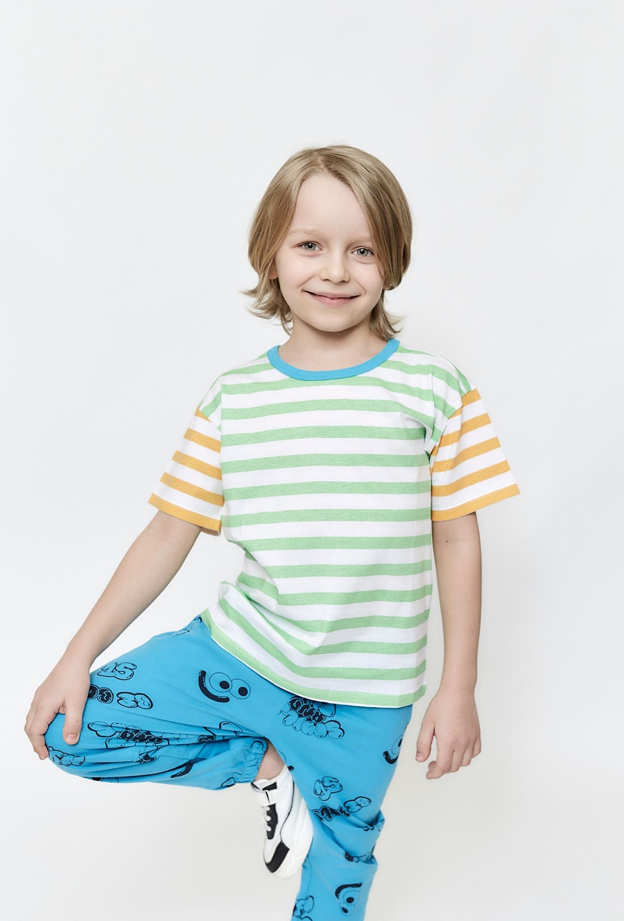 Bawełniany T-shirt w paski dla chłopca