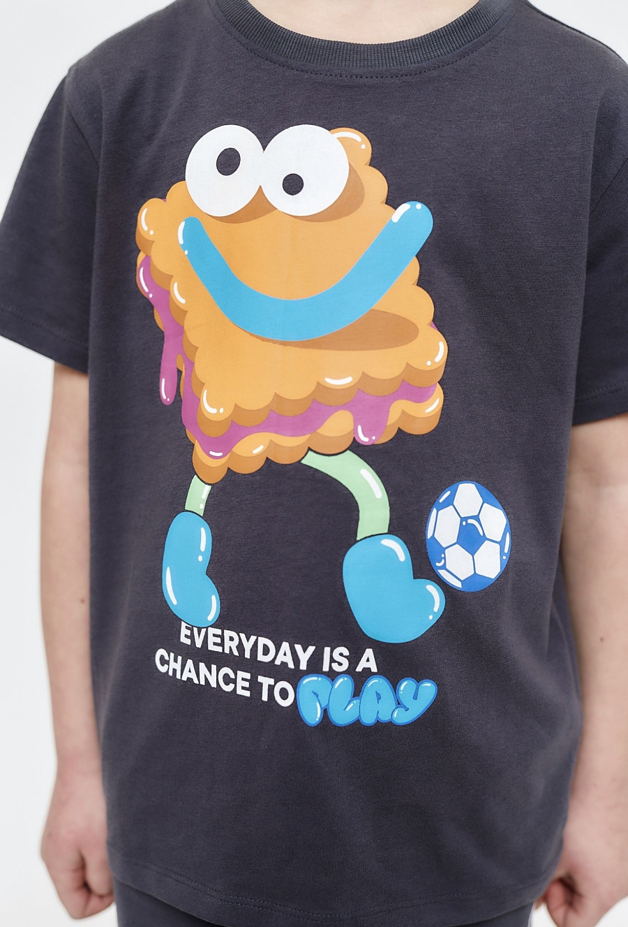 Chłopięcy t-shirt z nadrukiem – grafitowy