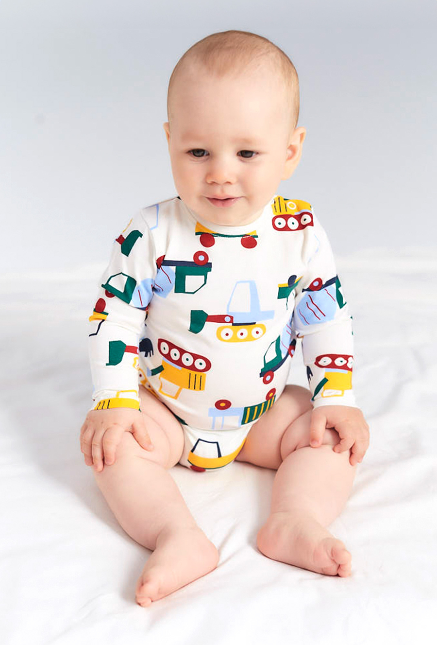 Body niemowlęce z długim rękawem - białe w samochody - 510.15.