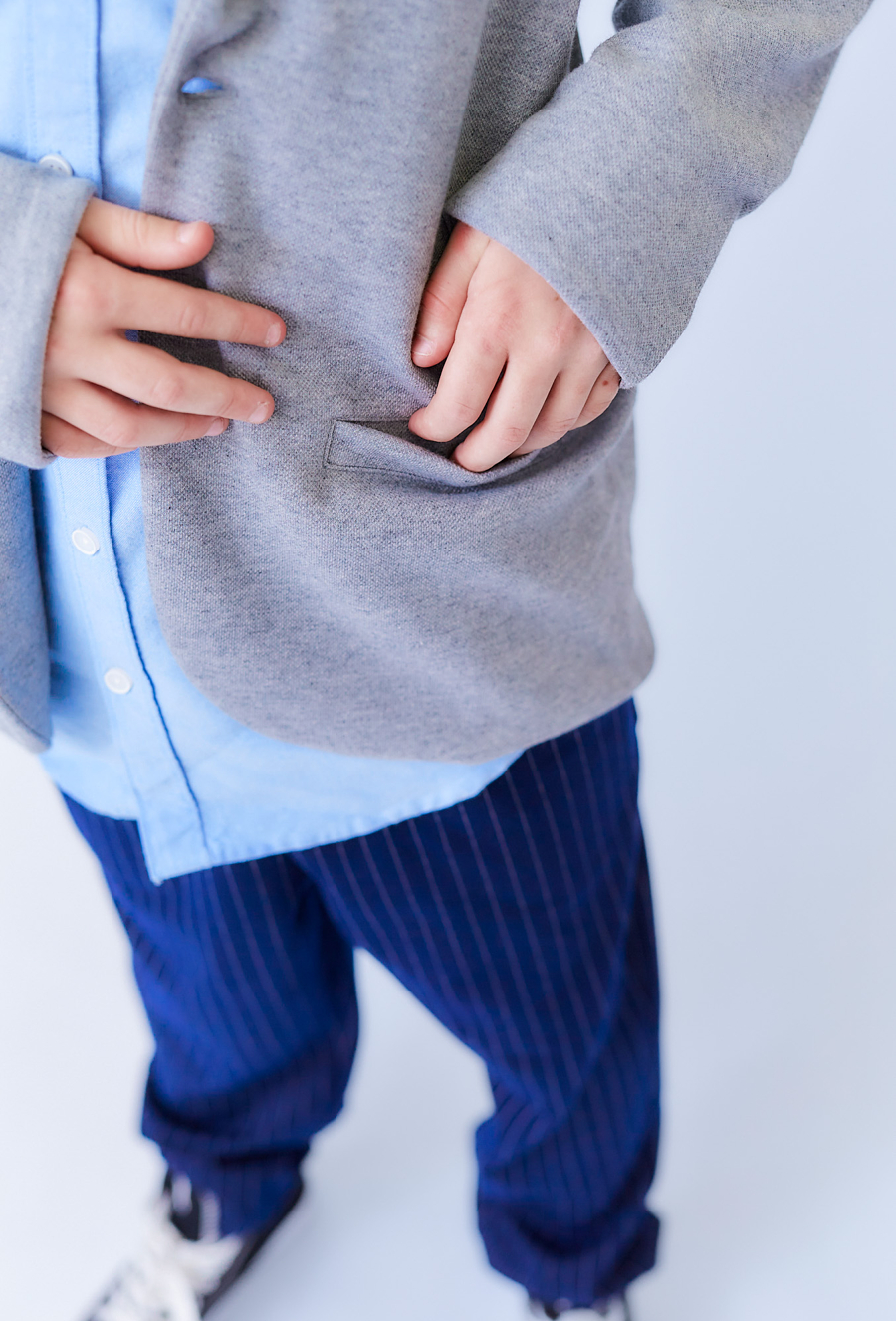 Szara marynarka chłopięca z dzianiny strukturalnej