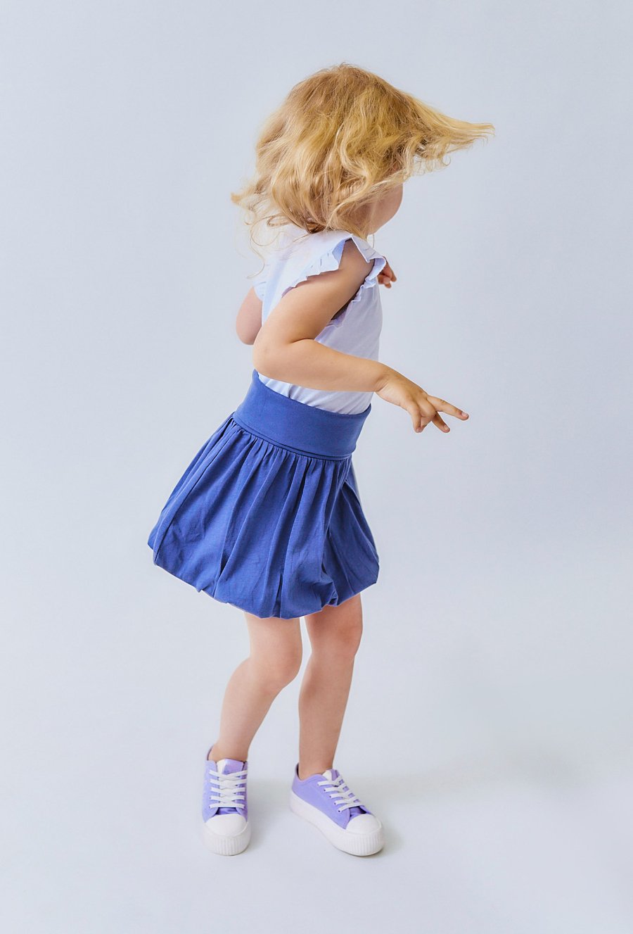 Spódniczka z szerokim pasem