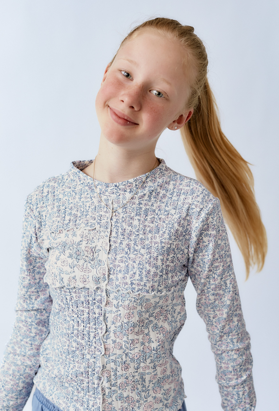 Bluzka z długim rękawem w drobne kwiaty