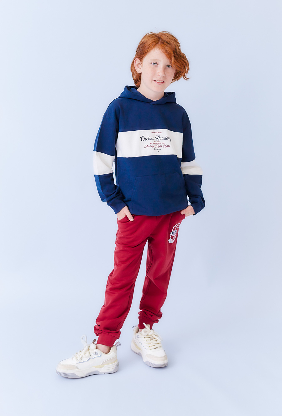 Czerwone spodnie dresowe chłopięce