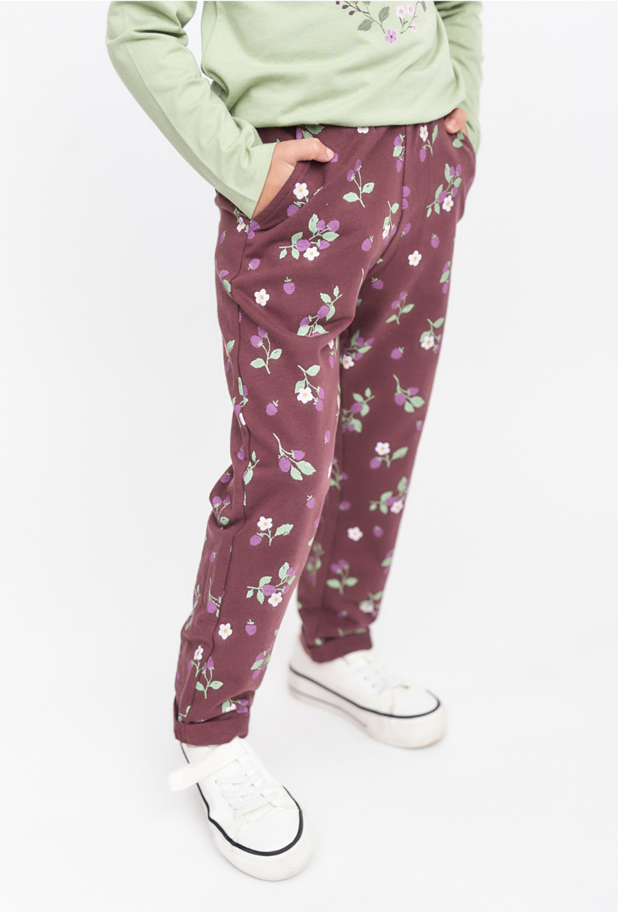 Spodnie dresowe dla dziewczynki - bordowe z nadrukiem - 510.15.