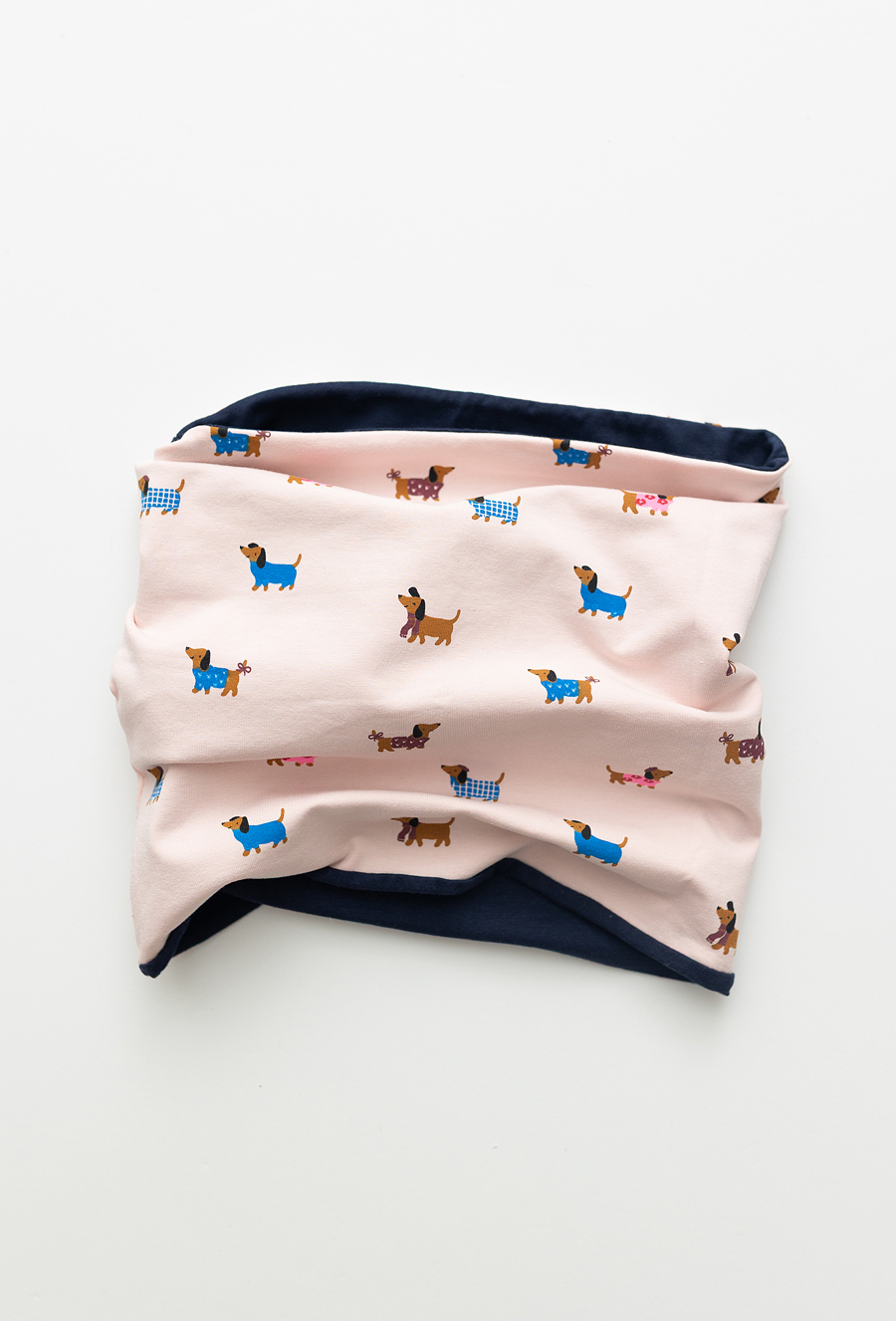 Różowy dwustronny komin dziecięcy – jamniki.