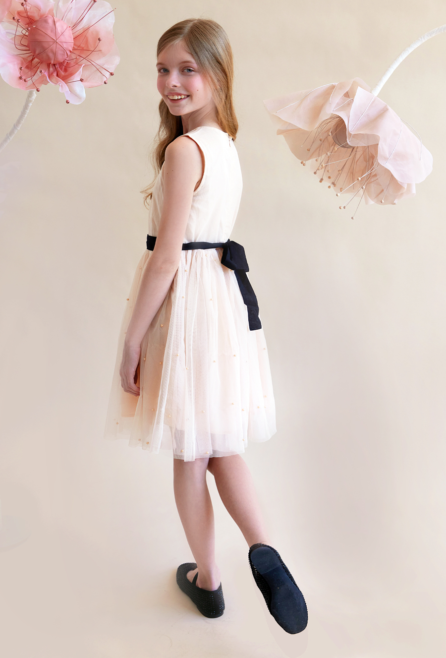 Elegancka sukienka tiulowa z perełkami dla dziewczynki