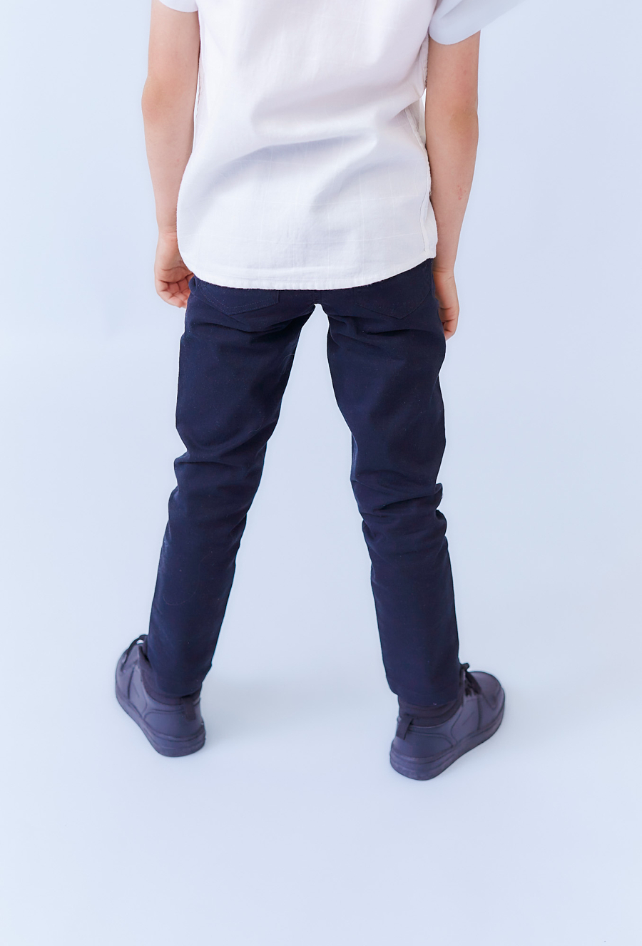 Granatowe spodnie chłopięce klasyczne