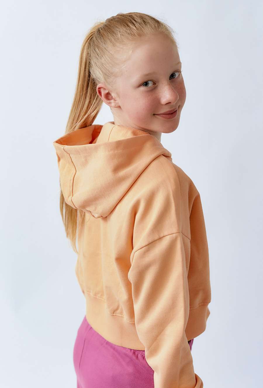 Krótka rozpinana bluza dresowa z kapturem