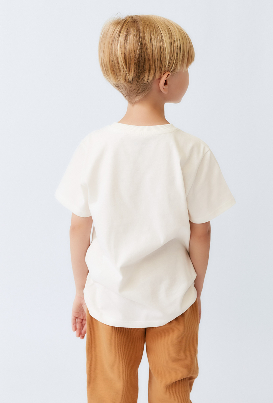 Koszulka chłopięca ecru z nadrukiem pojazdów