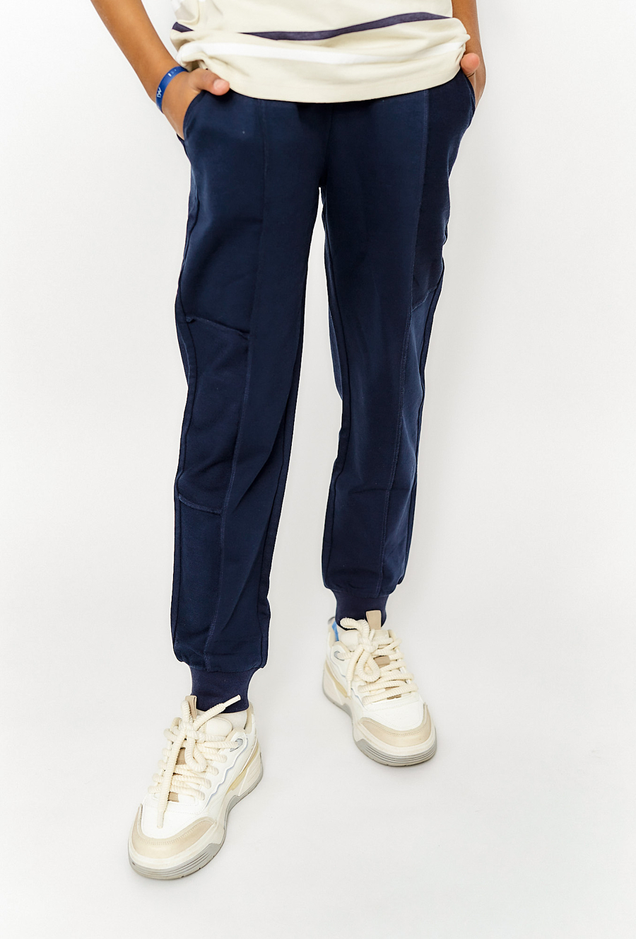 Granatowe spodnie dresowe