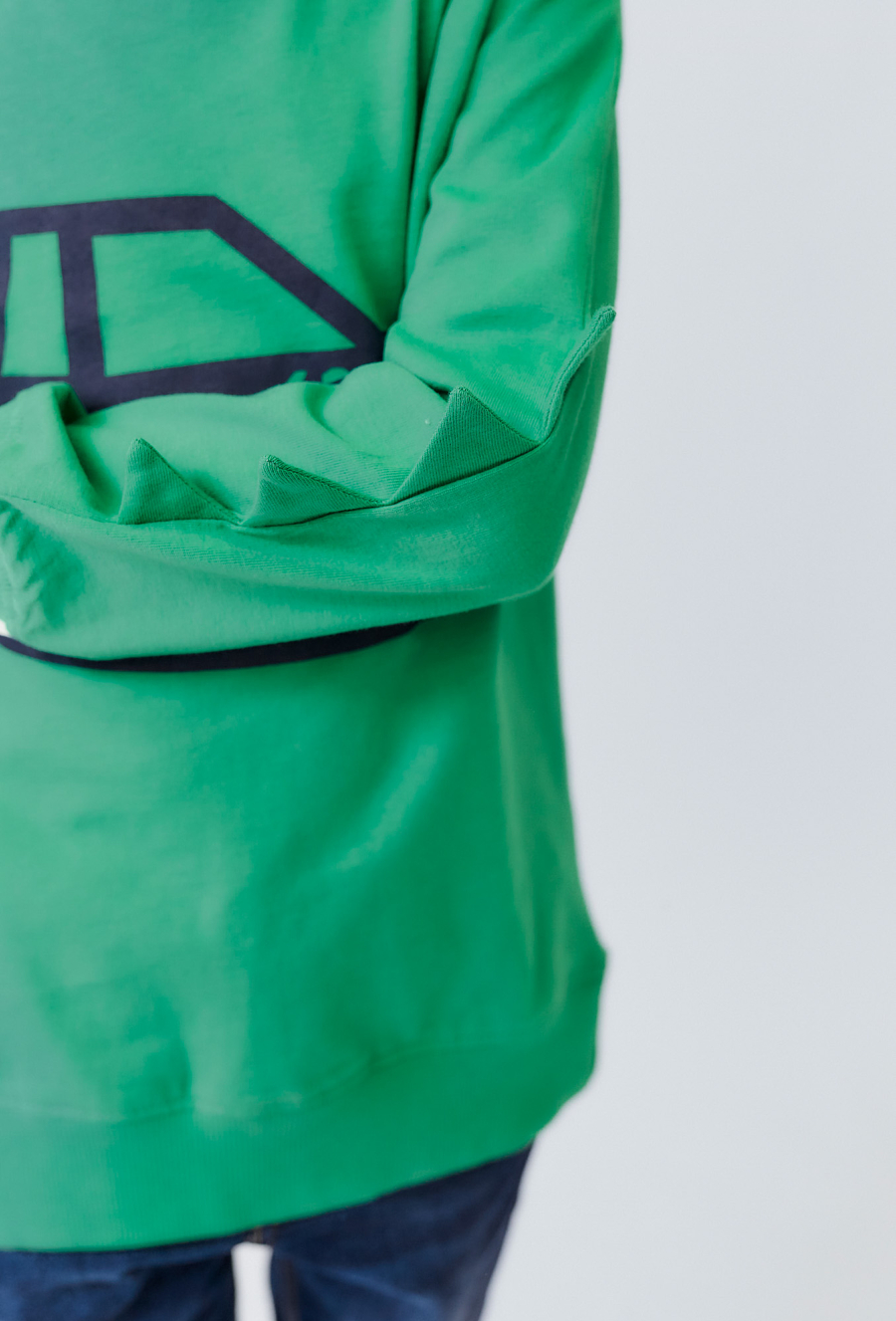 Zielona bluzka dziecięca z nadrukiem okodyla