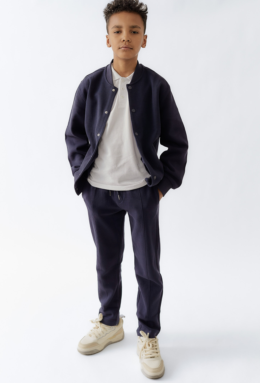 Spodnie dresowe z przeszyciami