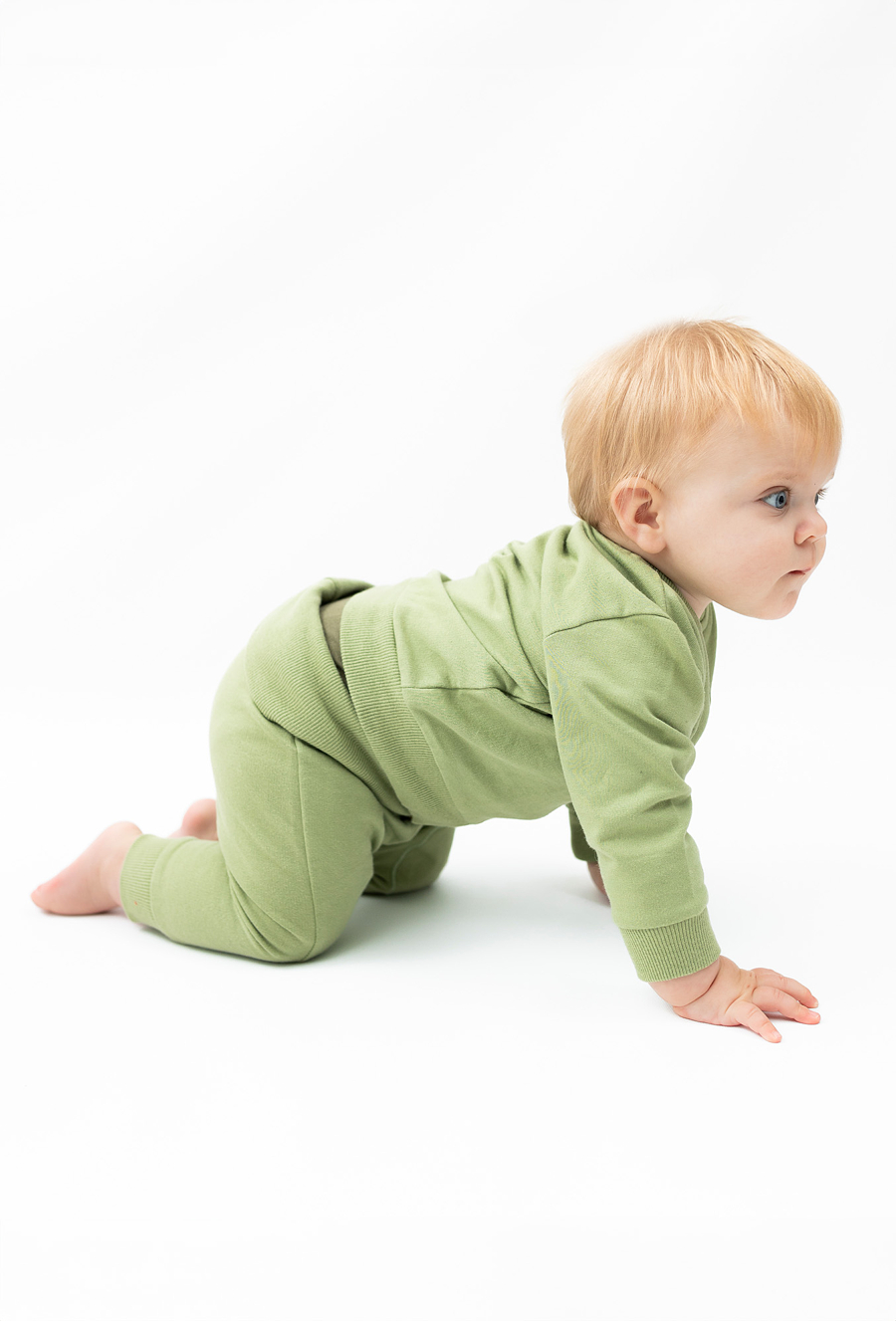 Zielone spodnie dresowe dla niemowlaka - 510.15.
