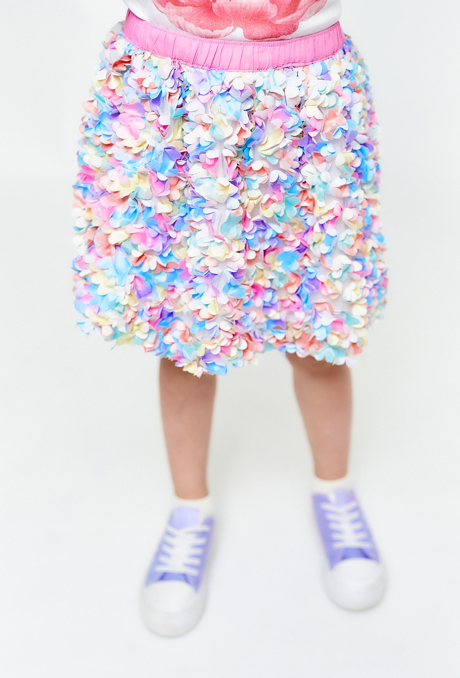Spódniczka z kolorowymi aplikacjami