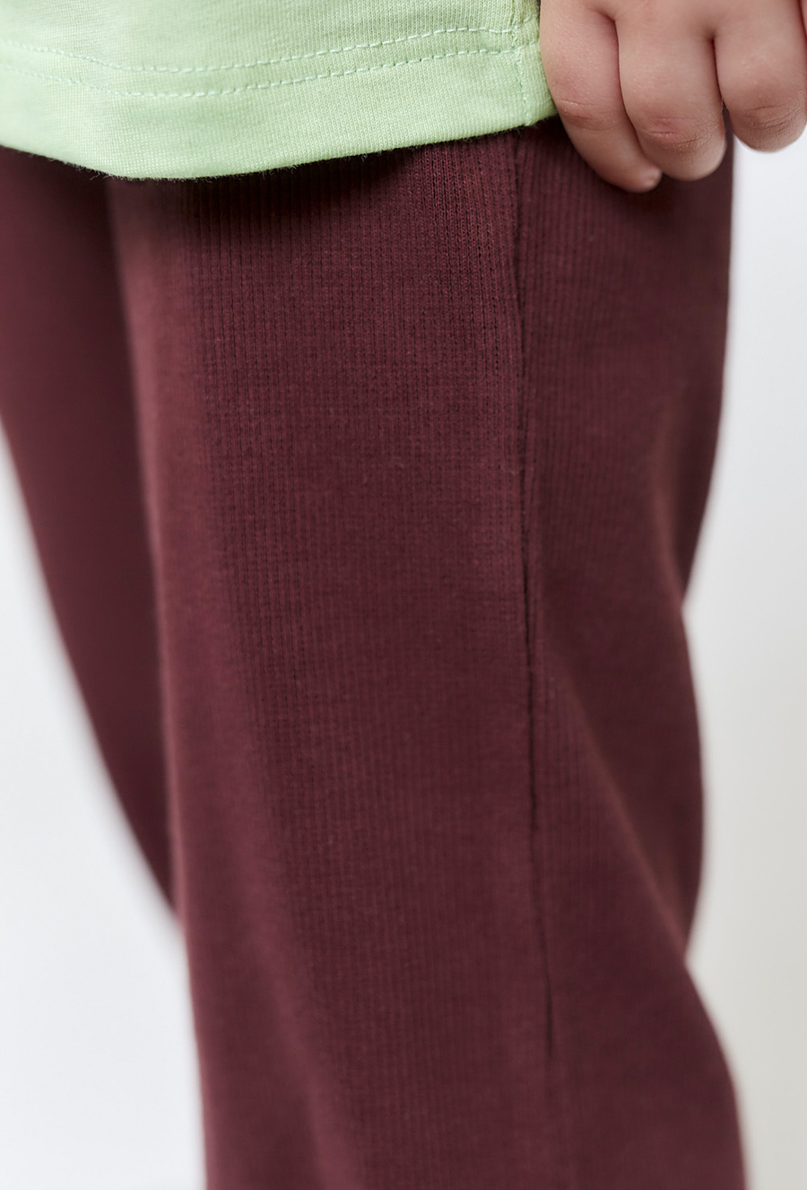 Bordowe spodnie dziewczęce flare