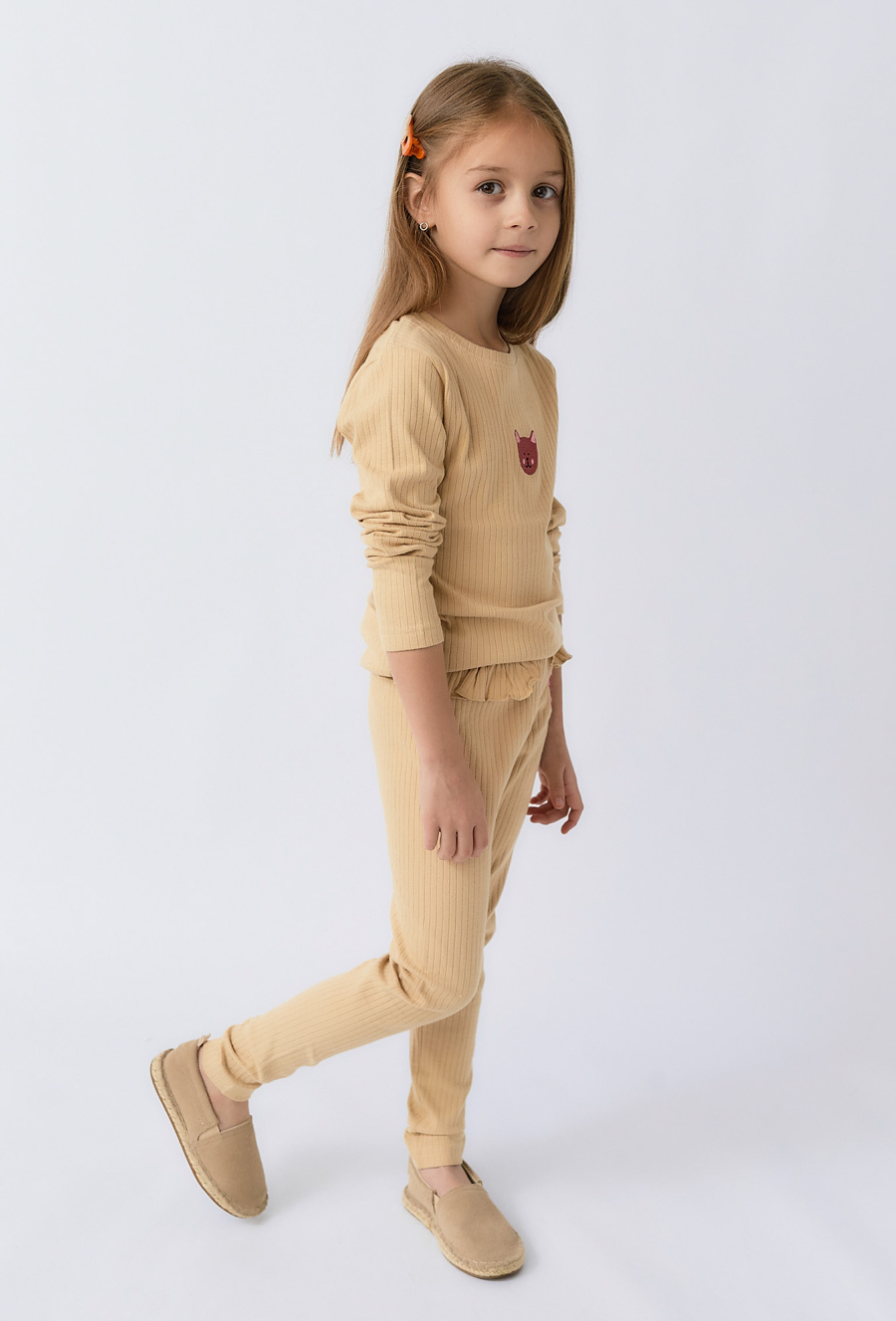 Bluzka dziewczęca z długim rękawem i aplikacją kotka