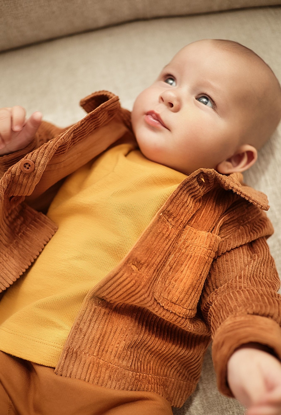 Sztruksowa cienka kurtka dla niemowlaka