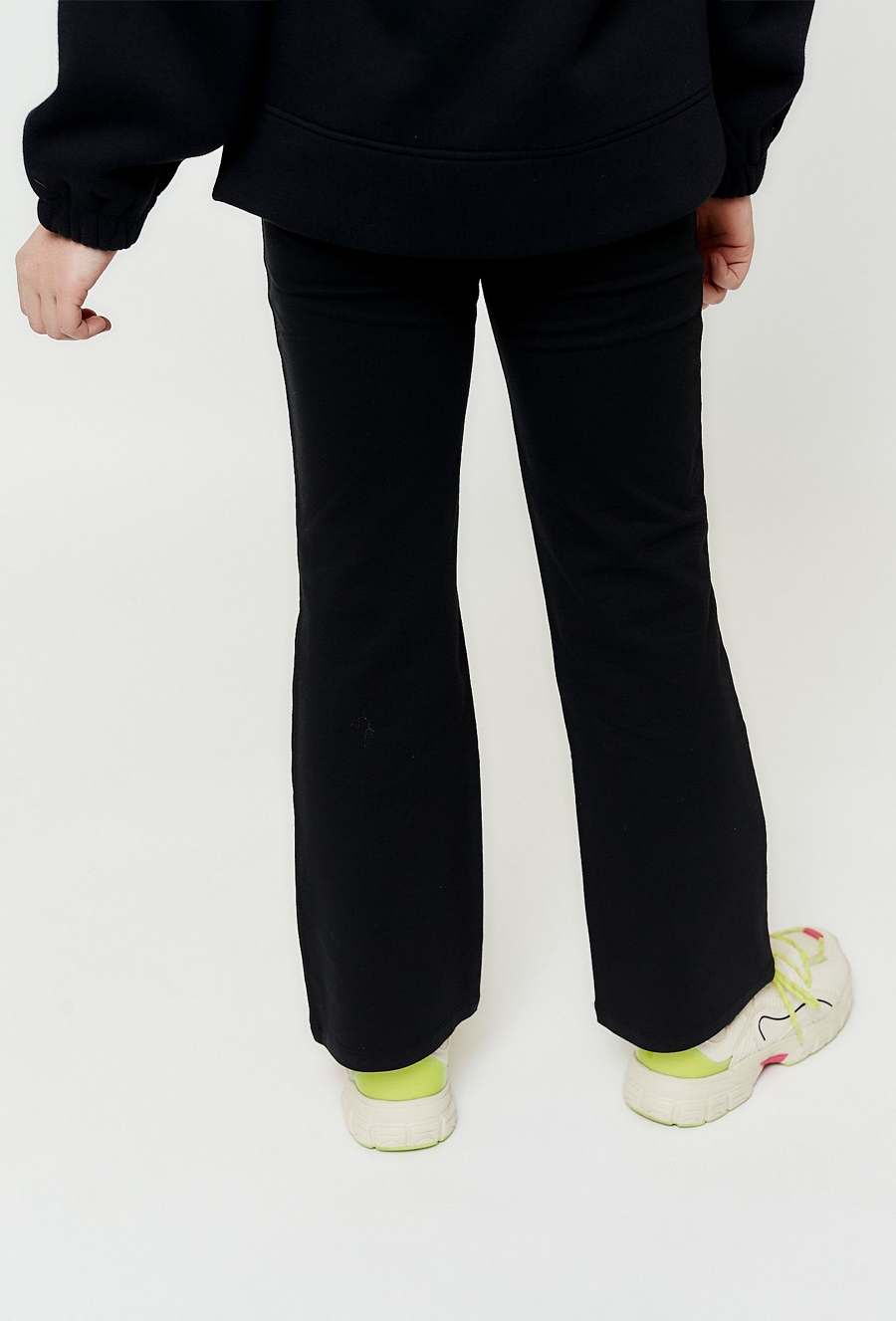 Czarne dzianinowe spodnie dla dziewczynki - flare