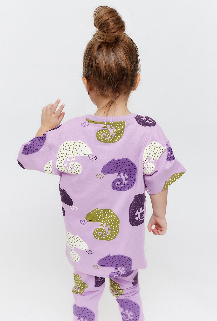 Filetowy t-shirt dziewczęcy w kameleony