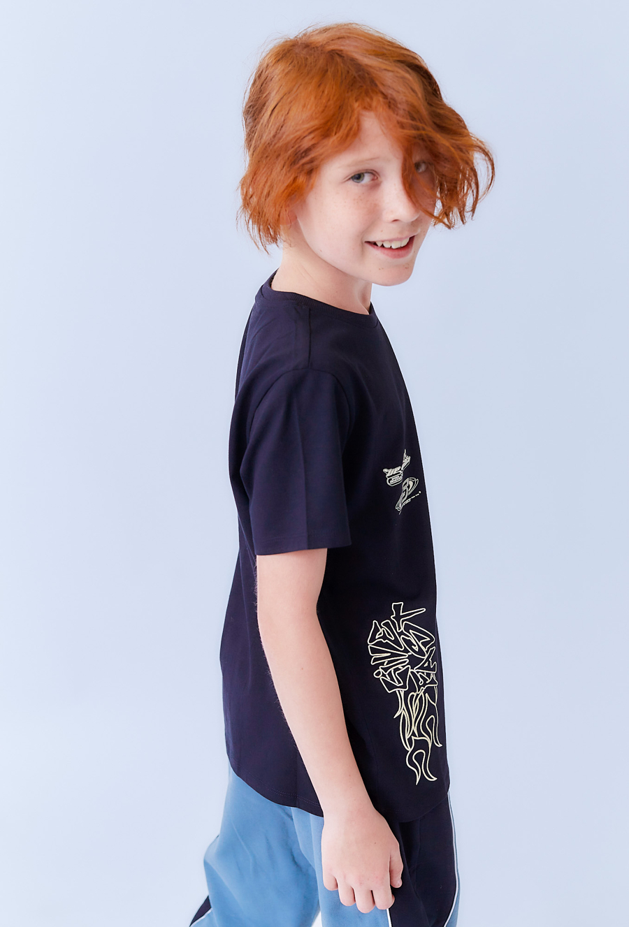 Koszulka chłopięca z nadrukiem świecącym w ciemności