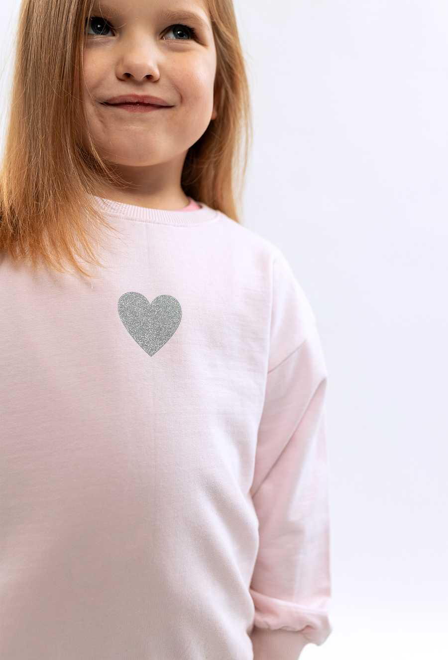 Różowa bluza dziewczęca z serduszkiem