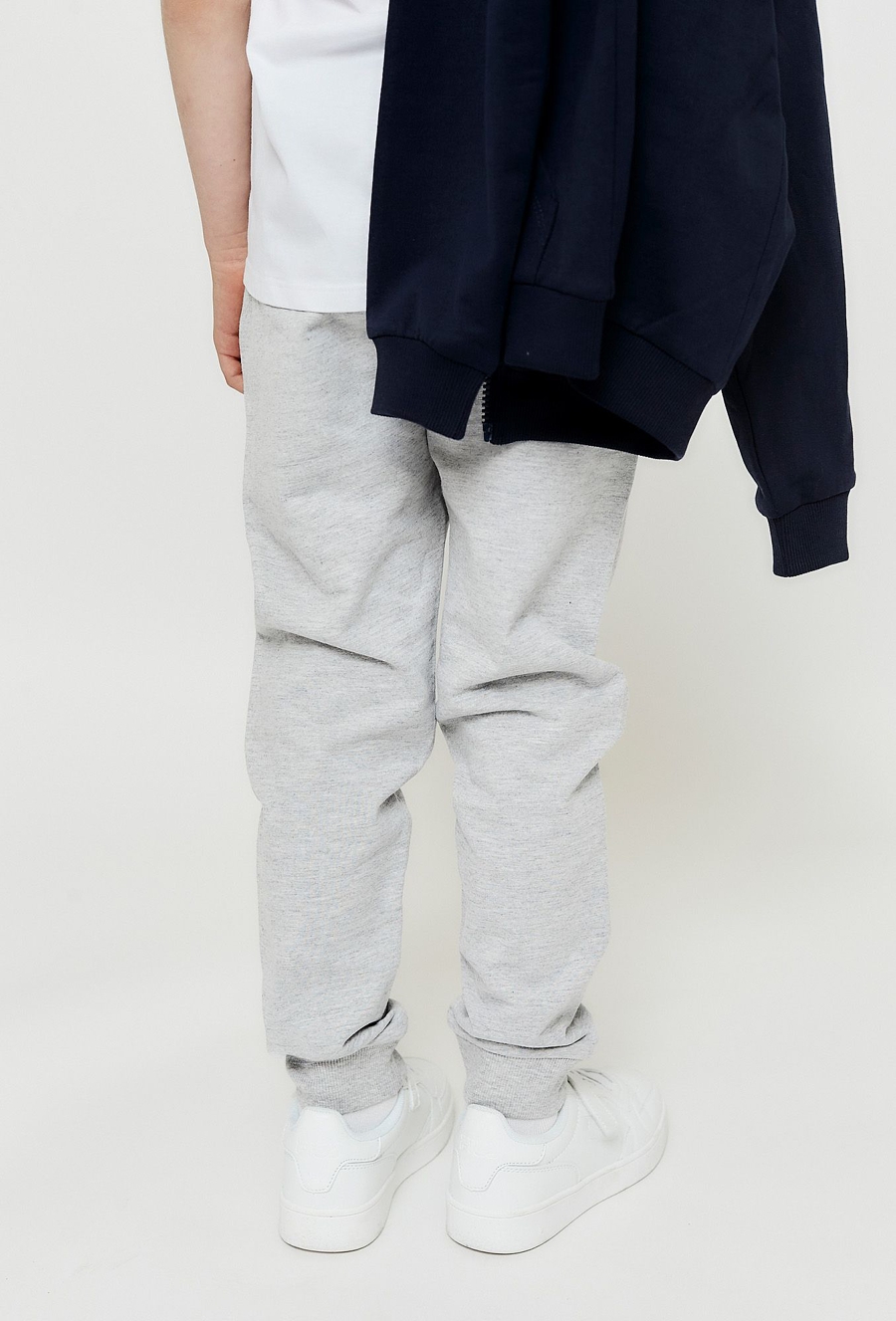 Szare spodnie dresowe dla chłopca - 510.15
