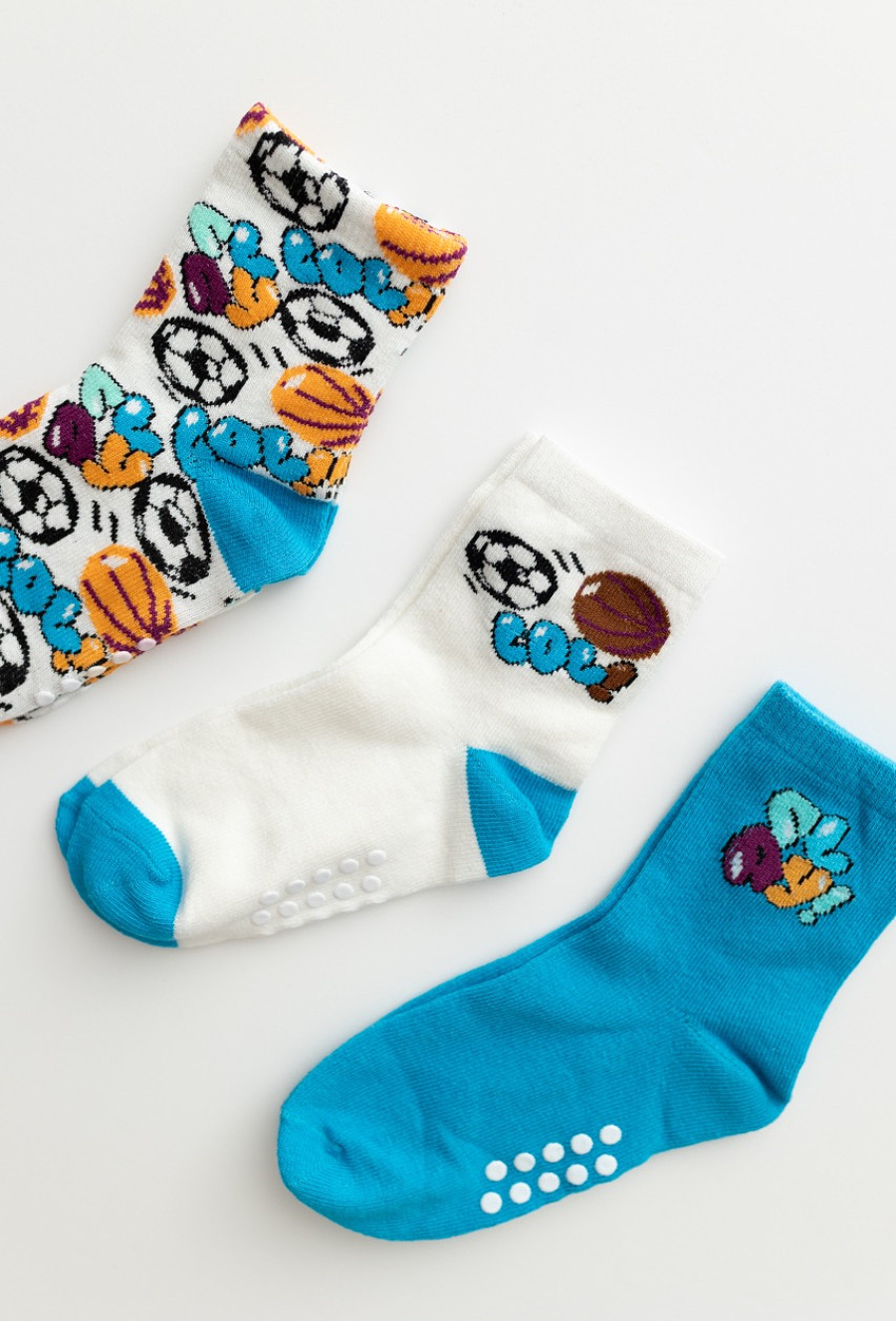 Skarpetki chłopięce z antypoślizgiem – 3-pak