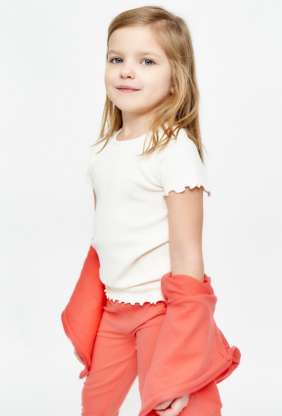 Dziewczęcy t-shirt prążkowany