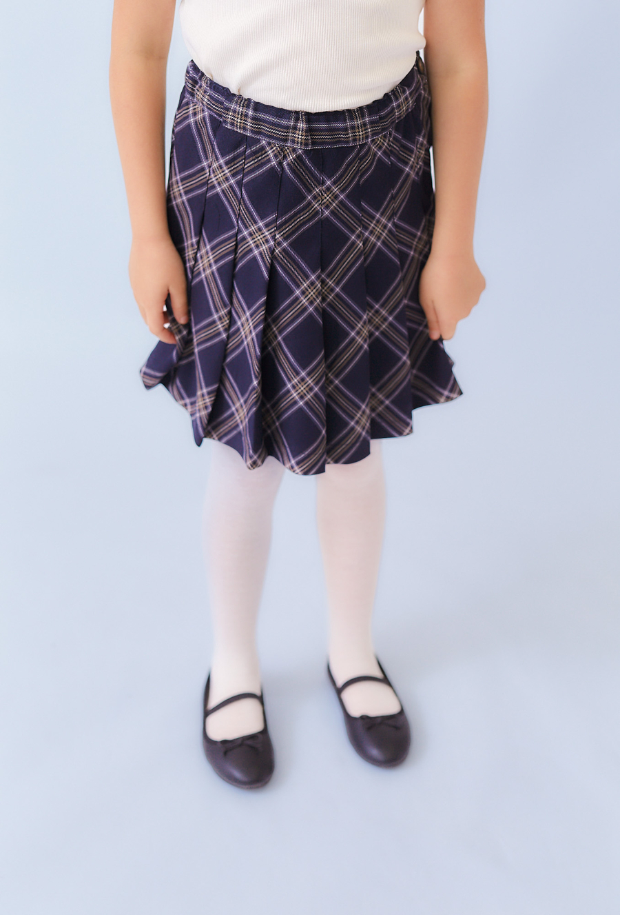 Granatowa ótka spódnica dziewczęca w atę.