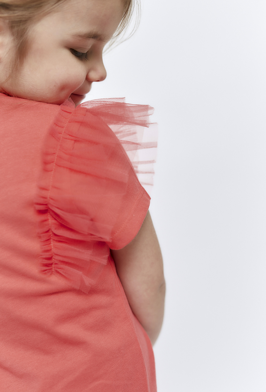 Dziewczęcy t-shirt z tiulowymi rękawkami