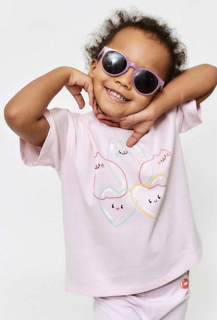 Różowy t-shirt dziewczęcy w kotki i serduszka - 510.15
