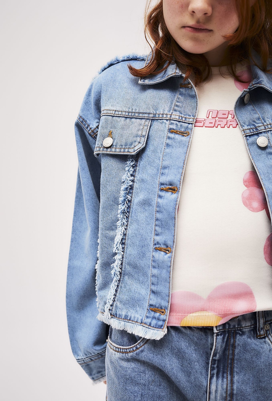 Krótka kurtka jeansowa dla dziewczynki - niebieska