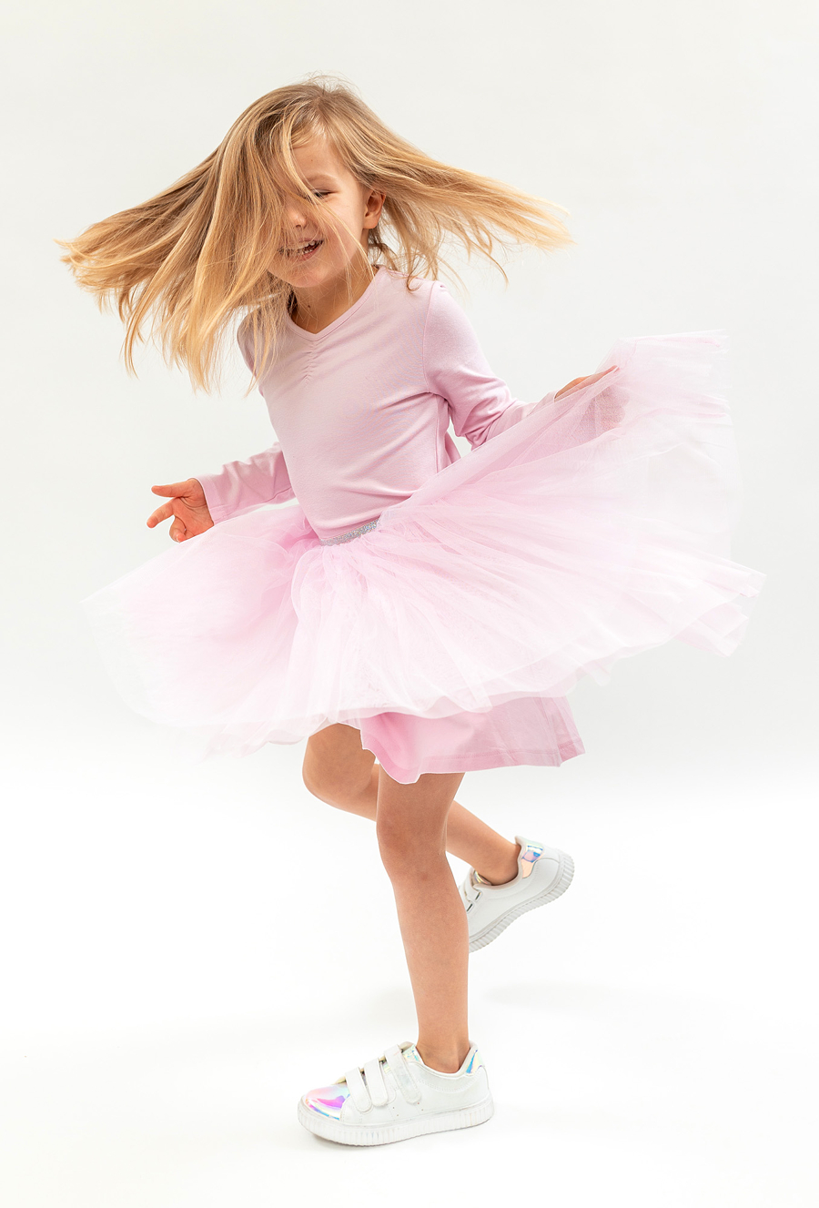 Różowa sukienka z długim rękawem