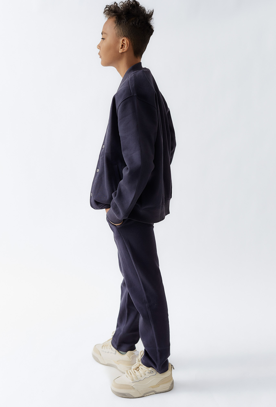 Spodnie dresowe z przeszyciami