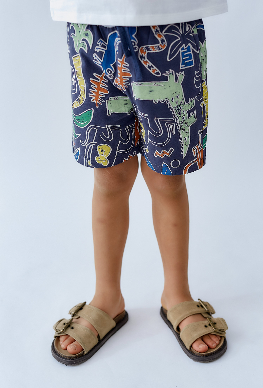 Kolorowe szorty chłopięce z nadrukiem